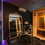L Escale Vrai Jacuzzi 130 Jets, Sauna, Lit King Size, écran Géant, Netflix Évreux