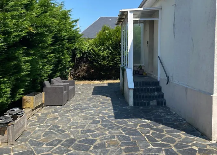 Hébergement de vacances L Escale Vrai Jacuzzi 130 Jets, Sauna, Lit King Size, écran Géant, Netflix